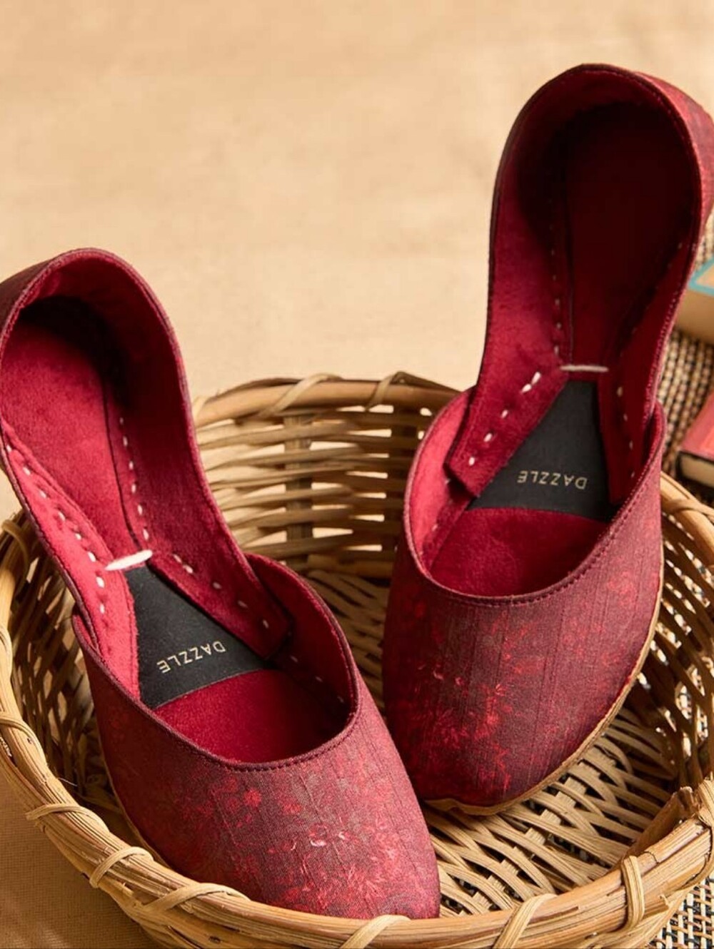 Dazzle By Sarah SHIRIN Khussa Jutti Maroon Velvet Flat EU 39 US 8.5 NWOB DAMAGED